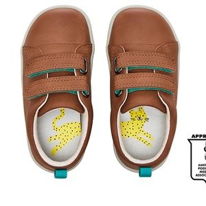 Ten little TWO PAIRS - first walker & everyday original shoes, brown and sage!